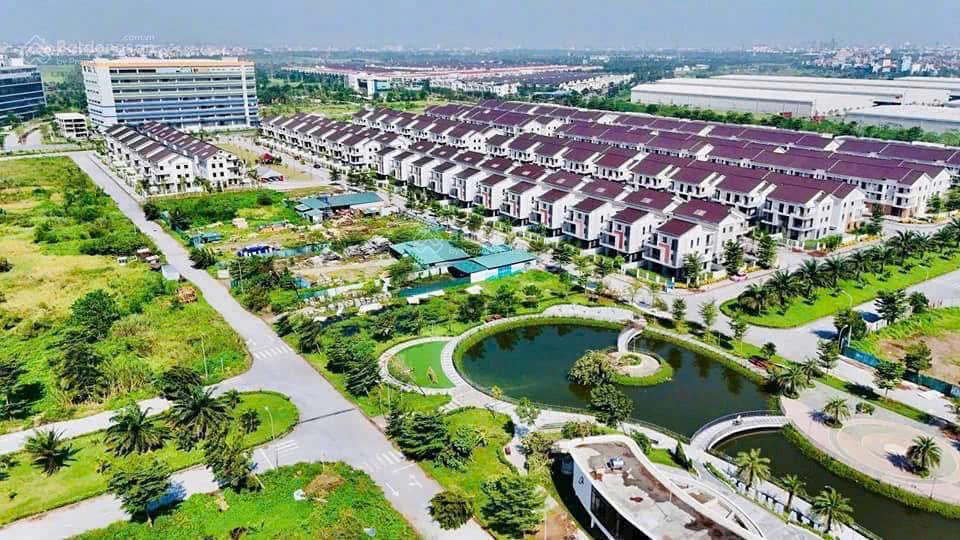 Cần tiền bán gấp nhà shophouse dt 120m2 3 tầng centa riverside, giá chỉ 7,7tỷ cách tt hà nội 13km