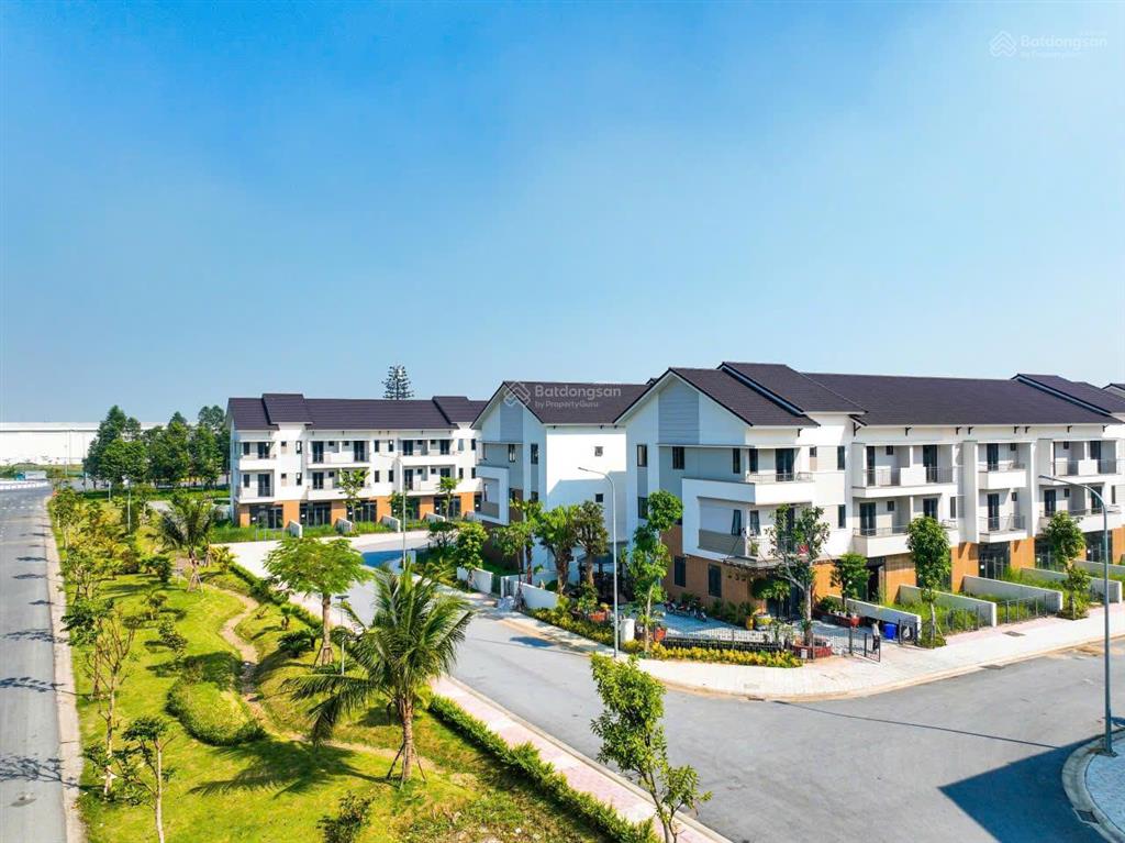 Cần tiền bán gấp nhà shophouse dt 120m2 3 tầng centa riverside, giá chỉ 7,7tỷ cách tt hà nội 13km