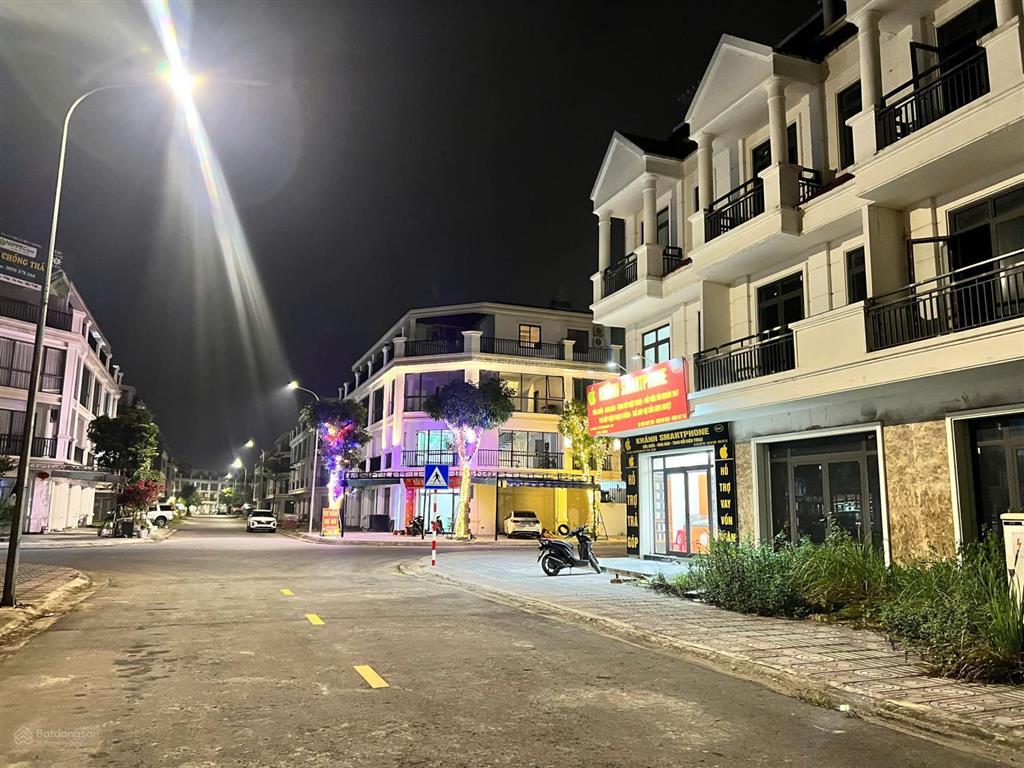 Bán shophose 7,3 tỉ đối diện 3 tòa chung cư cao 15 tầng dt75m2 4 tầng kinh doanh bất chấp