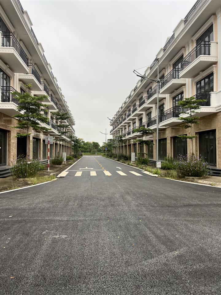 Chủ cần tiền bán gấp chỉ 5.1 tỷ nhà phố 75m² 4 tầng siêu hời, cạnh 9 toà chung cư đang xây dựng