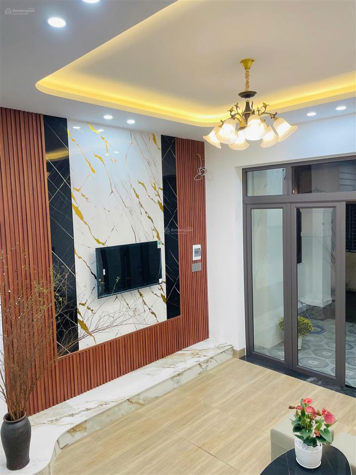 Nhà 2 tầng trung tâm thành phố full nội thất