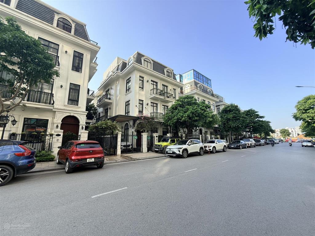 Không gian sống xanh  bán biệt thự vinhomes green bay 151m2  5 tầng  mặt tiền 7.5m  giá 95 tỷ