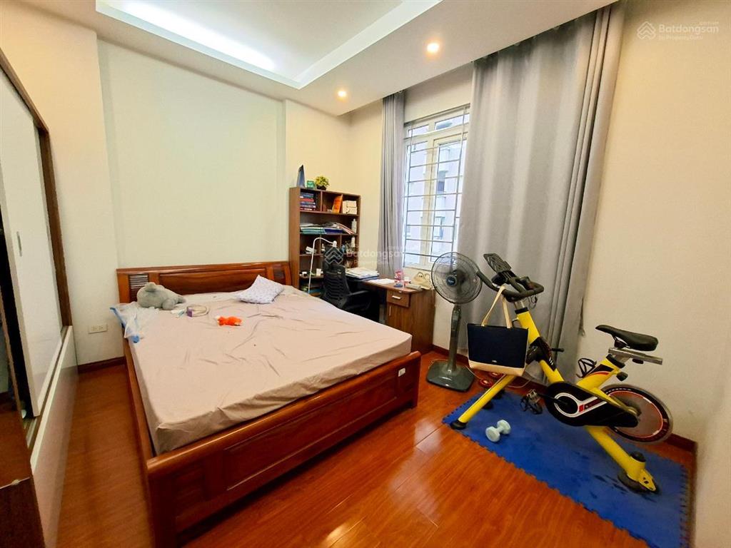 Bán nhà phân lô khuất duy tiến 51m2  5 tầng  mặt tiền 4m  vỉa hè  ô tô tránh  giá bán 22 tỷ