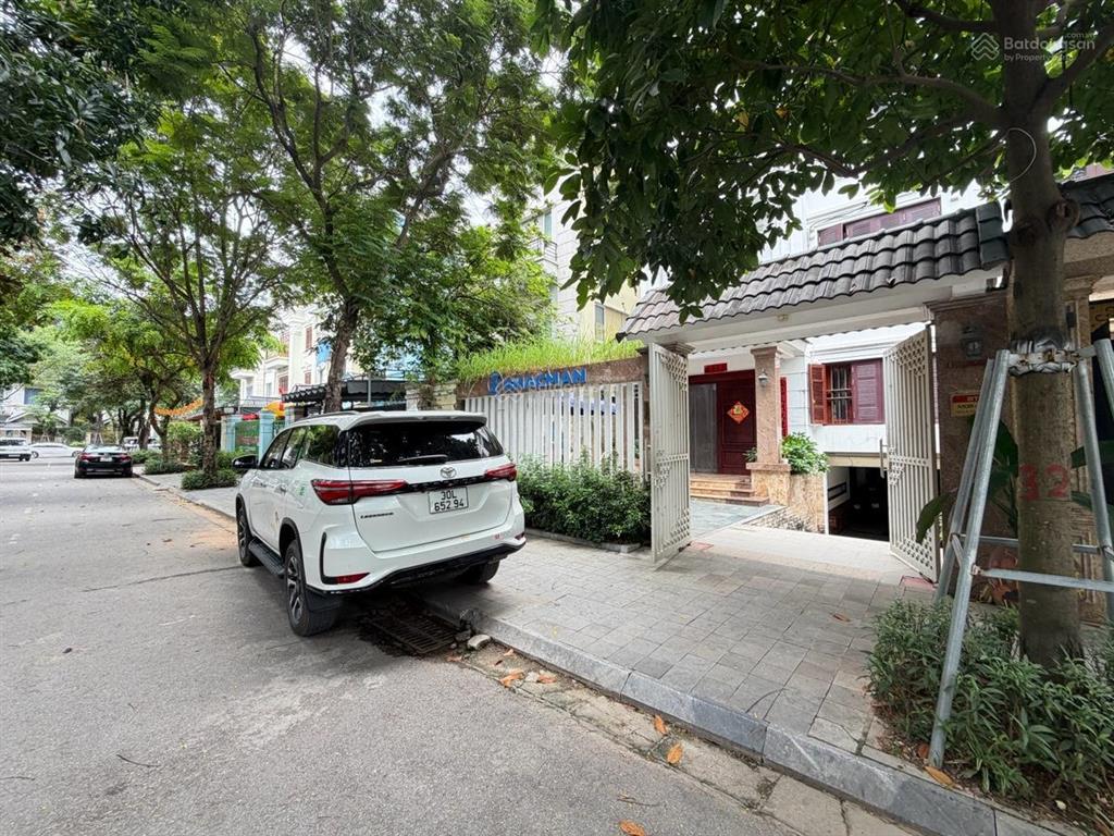 Bán nhà phân lô kđt trung yên  trung hòa 90m2  5 tầng  mặt tiền 5m  vỉa hè rộng  kd  38 tỷ