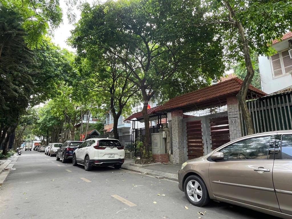 Hiếm  bán biệt thự trần kim xuyến  yên hòa  trung hòa 205m2  4 tầng  mặt tiền 13m  88 tỷ