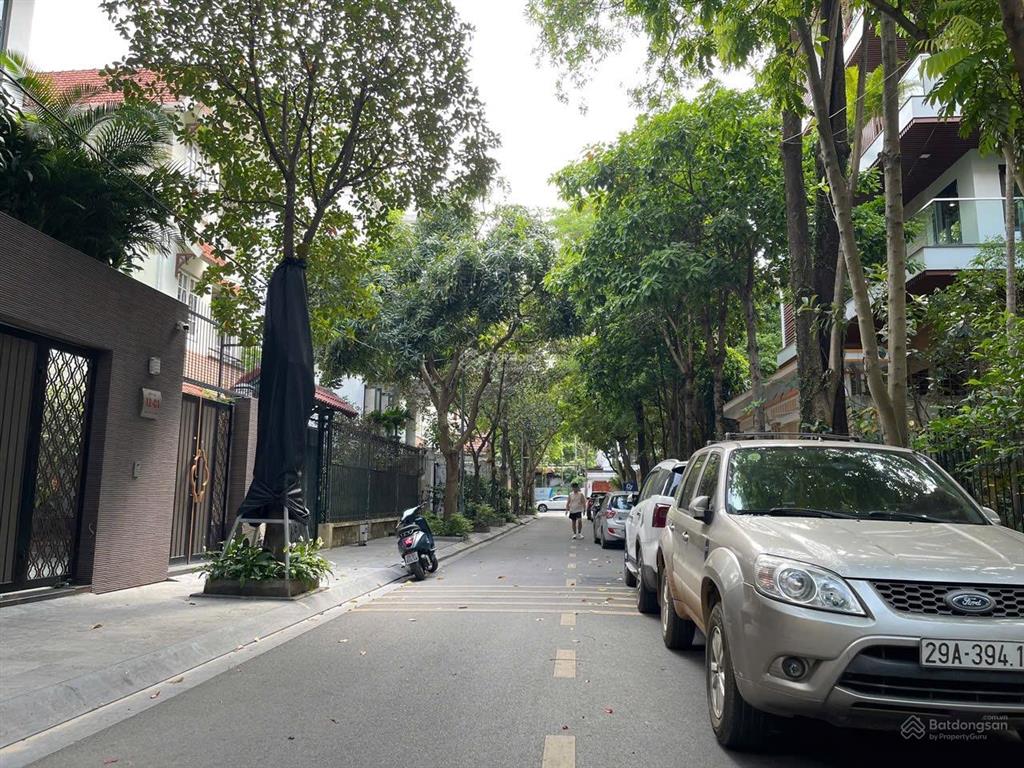 Hiếm  bán biệt thự trần kim xuyến  yên hòa  trung hòa 205m2  4 tầng  mặt tiền 13m  88 tỷ