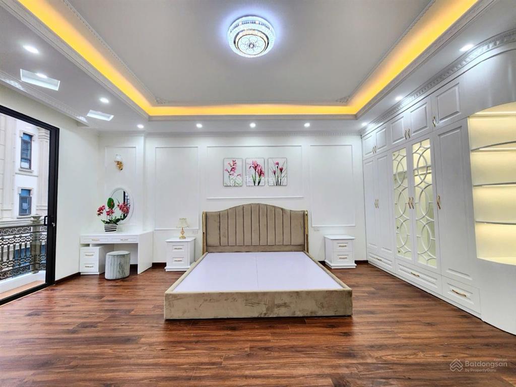 Bán biệt thự kđt linh đàm 210m2  4 tầng  mặt tiền 10m  gần hồ  view vườn hoa  giá chỉ 69 tỷ