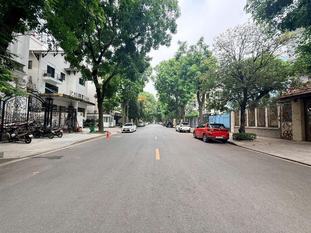 Bán biệt thự bán đảo linh đàm 280m2  5 tầng  mặt tiền 13m  vị trí vip toàn quan chức  giá 85 tỷ