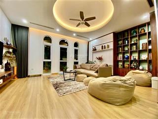 Kinh doanh đỉnh  bán nhà phân lô đỗ quang 68m2  8 tâng  mt 5m  vỉa hè  oto tránh  giá 35 tỷ