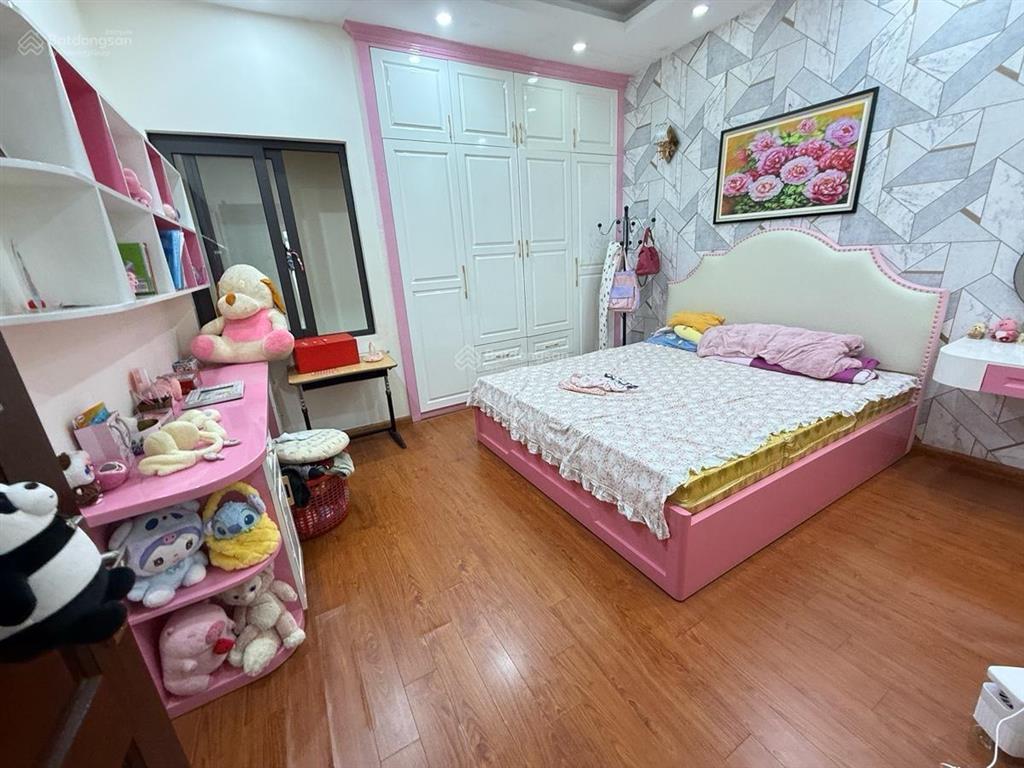 Hiếm  bán nhà phân lô hoàng ngân 58m2  5 tầng  mt4m  vỉa hè  ô tô tránh  kd  giá chỉ 19 tỷ