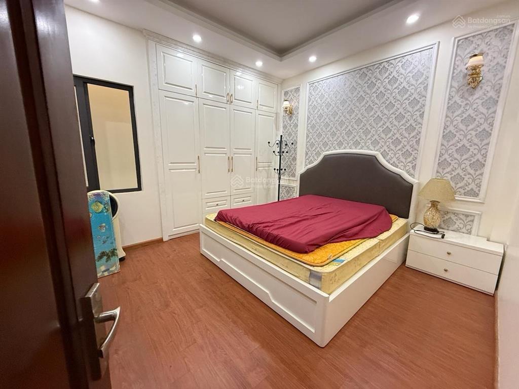 Hiếm  bán nhà phân lô hoàng ngân 58m2  5 tầng  mt4m  vỉa hè  ô tô tránh  kd  giá chỉ 19 tỷ