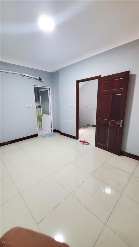 Nhà 3 tầng, khu võ văn kiệt, ngang 6m