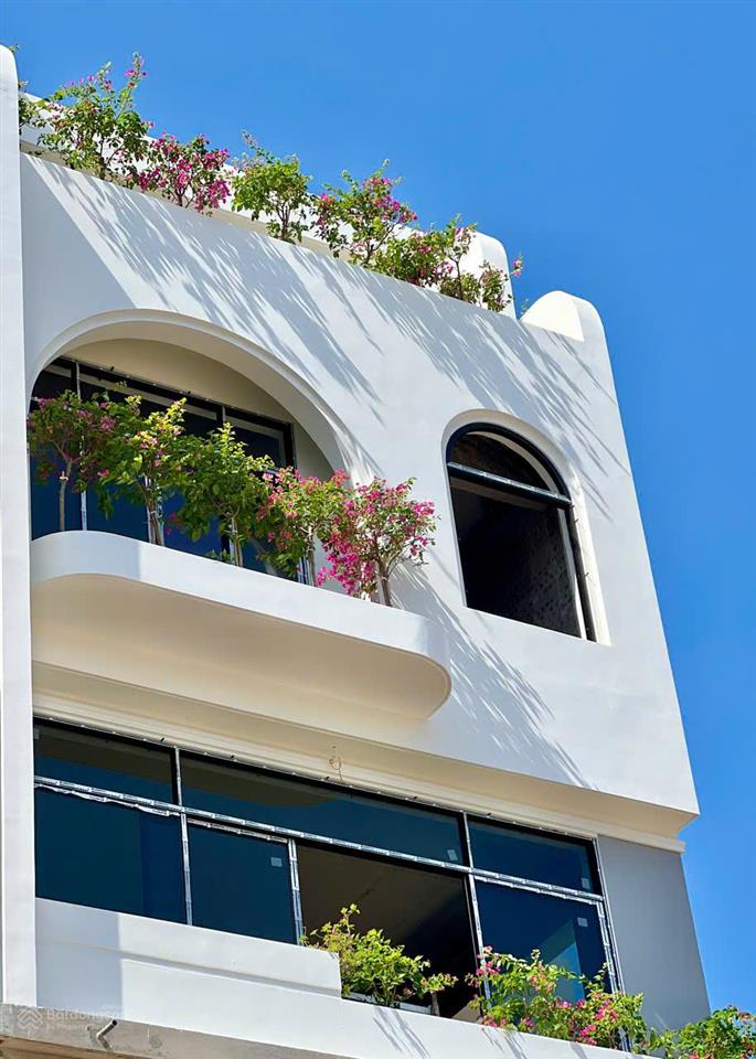 Chính chủ cần bán liền kề 120m2 xẻ khe dự án vaquarius văn giang mt 8m giá 16tỷ,đã có sổ