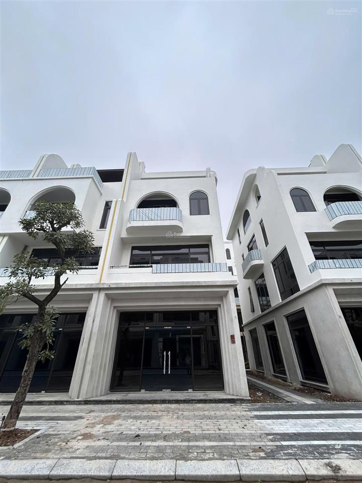 Chính chủ cần bán liền kề 120m2 xẻ khe dự án vaquarius văn giang mt 8m giá 16tỷ,đã có sổ