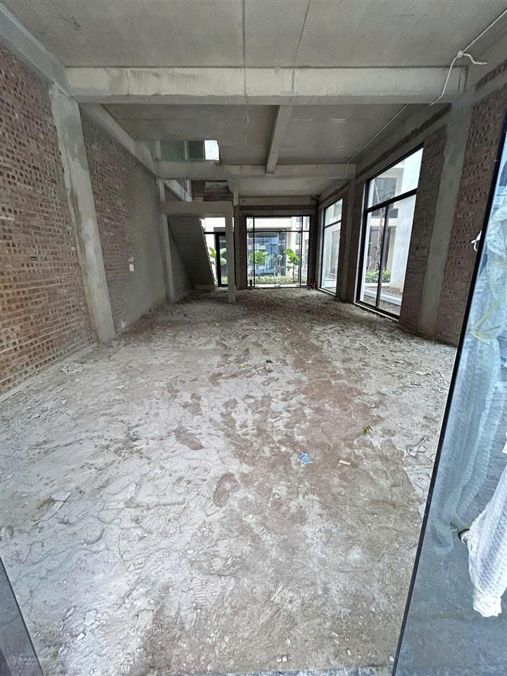 Chính chủ cần bán liền kề 120m2 xẻ khe dự án vaquarius văn giang mt 8m giá 16tỷ,đã có sổ