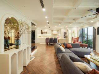 Chính chủ gửi bán penthouse căn góc 300m2 one 18 ngọc lâm giá 28tỷ bp full đồ.  0964 301 ***