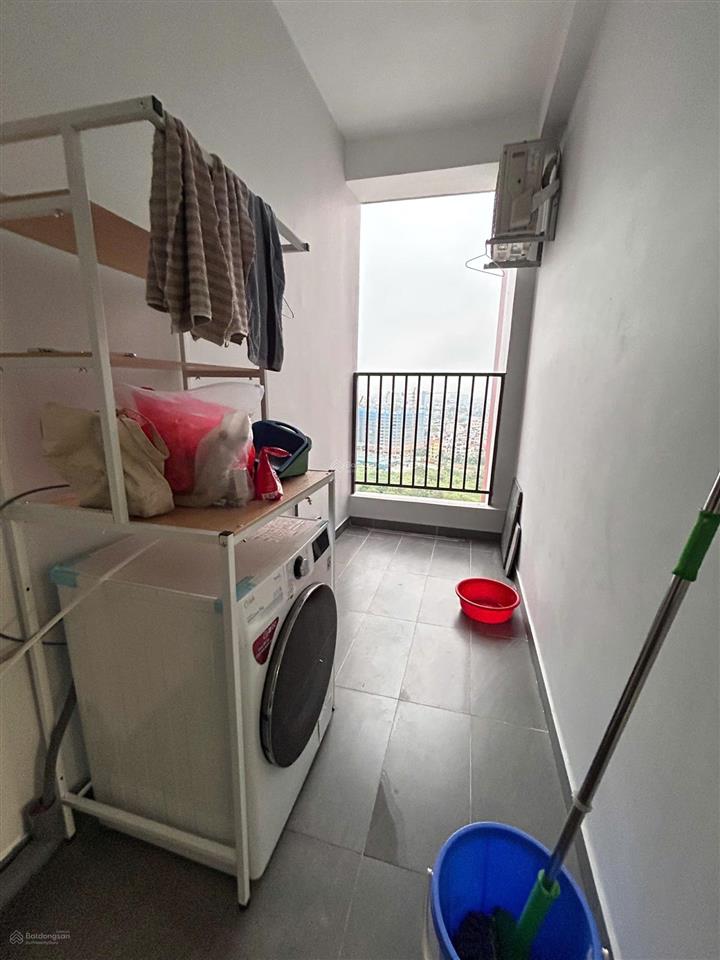Cần cho thuê căn 101m2 khai sơn city bc đông nam view hồ tầng đẹp,full đồ giá 15tr/tháng