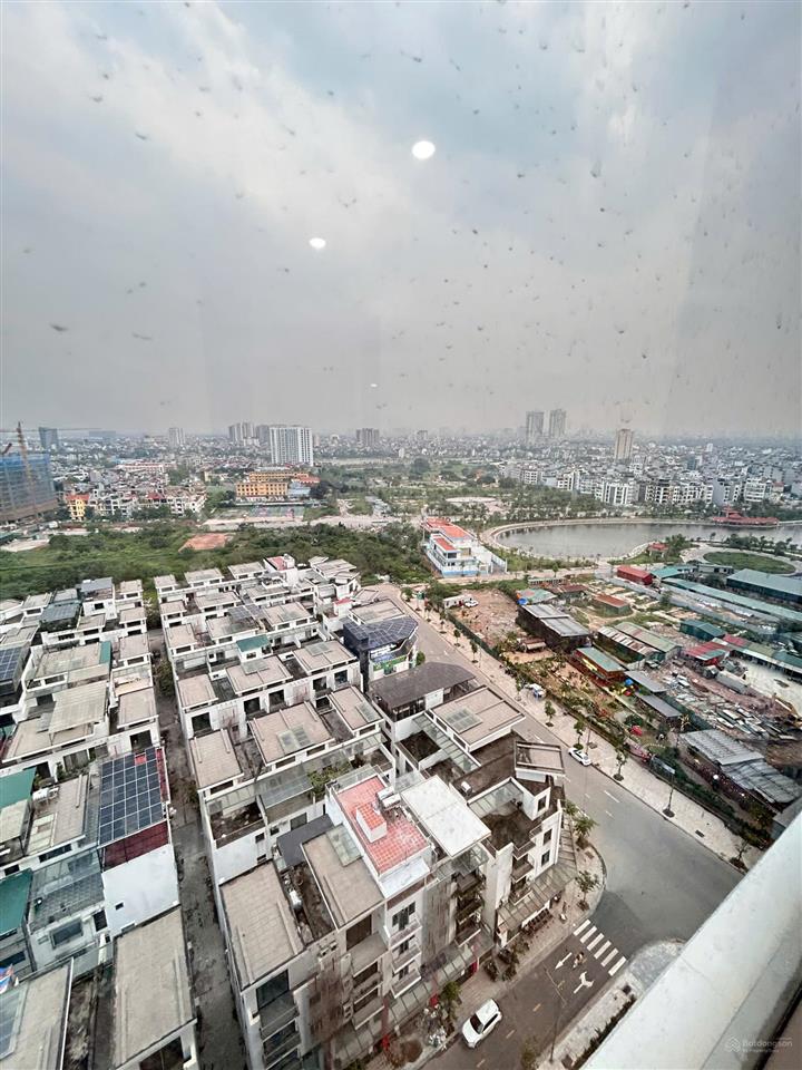 Cần cho thuê căn 101m2 khai sơn city bc đông nam view hồ tầng đẹp,full đồ giá 15tr/tháng