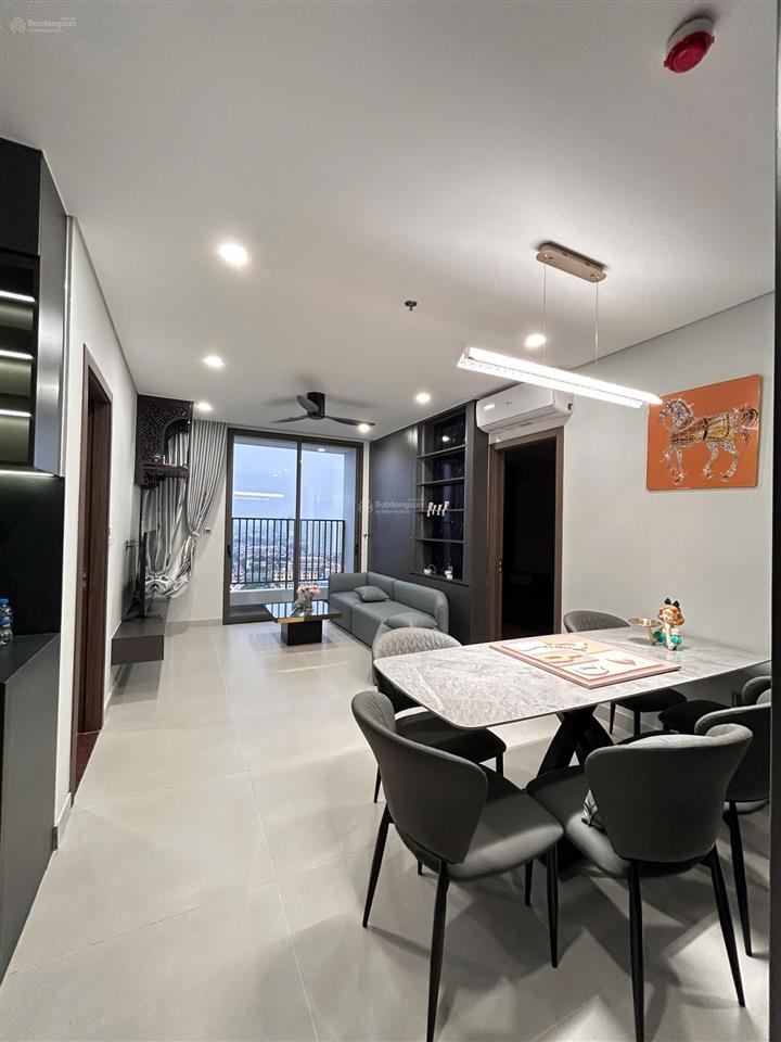 Cần cho thuê căn 101m2 khai sơn city bc đông nam view hồ tầng đẹp,full đồ giá 15tr/tháng
