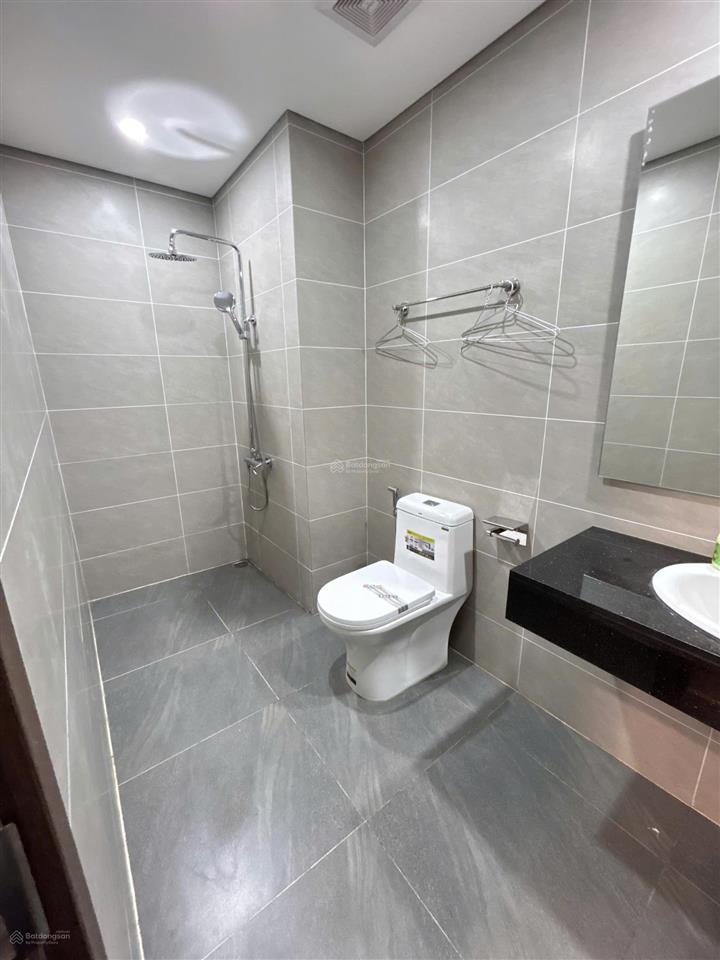 Cần cho thuê căn 101m2 khai sơn city bc đông nam view hồ tầng đẹp,full đồ giá 15tr/tháng