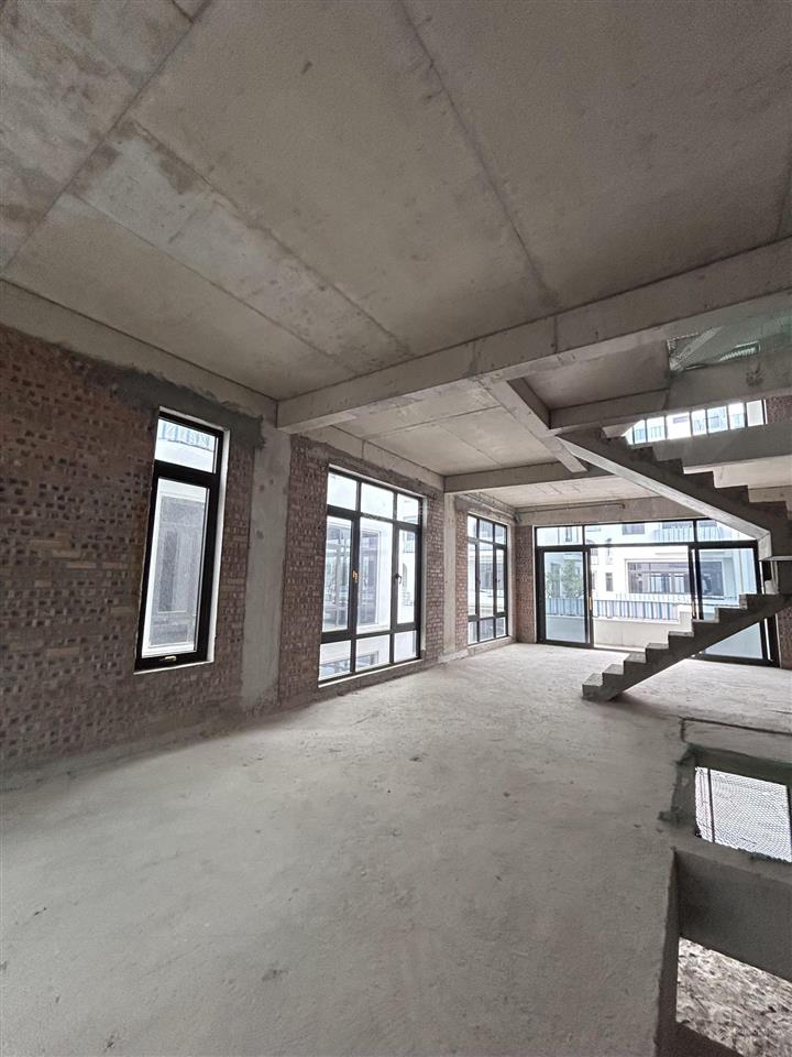 Chính chủ cần bán lk xẻ khe 120m², vaquarius văn giang, mt 8m, nhận nhà ở ngay.  0964 538 ***