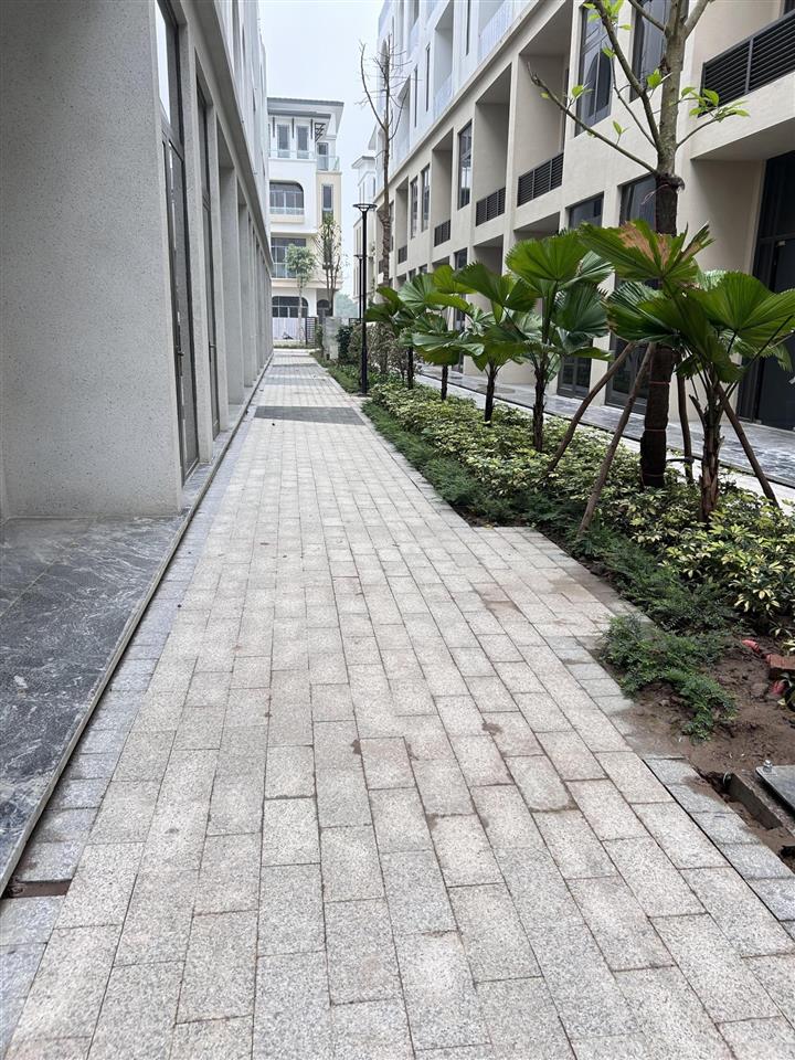 Chính chủ cần bán lk xẻ khe 120m², vaquarius văn giang, mt 8m, nhận nhà ở ngay.  0964 538 ***