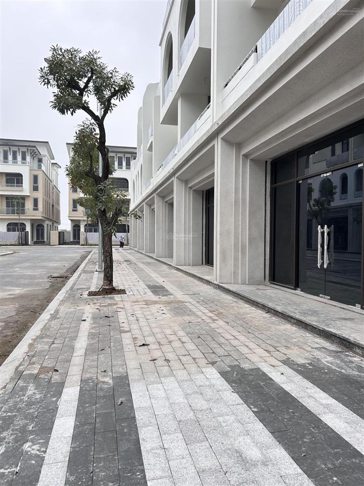 Chính chủ cần bán lk xẻ khe 120m², vaquarius văn giang, mt 8m, nhận nhà ở ngay.  0964 538 ***