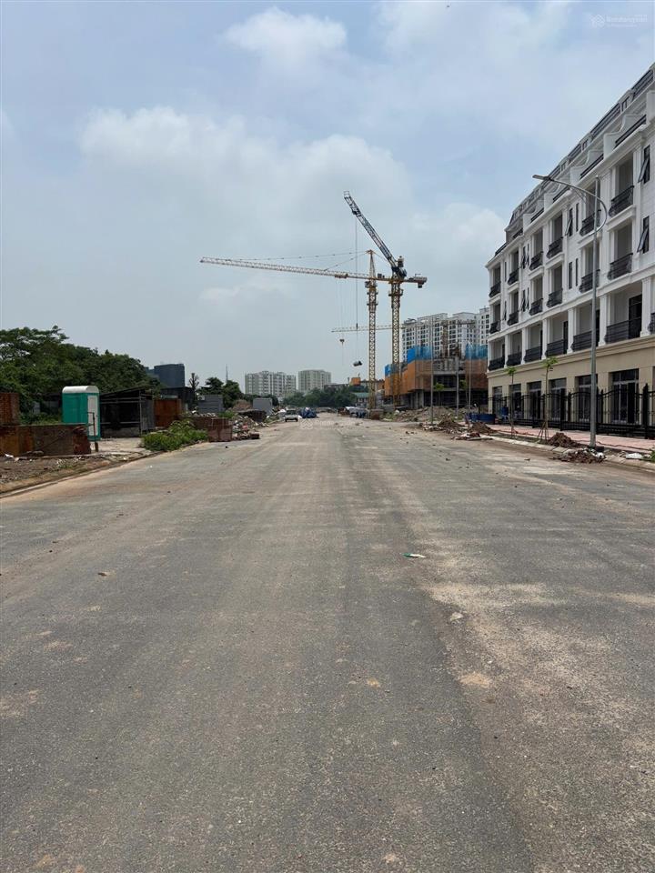 Quỹ ngoại giao biệt thự 2 mặt tiền rice city long châu 82m2 giá chỉ 28tỷ view hồ 15ha  0964 538 ***