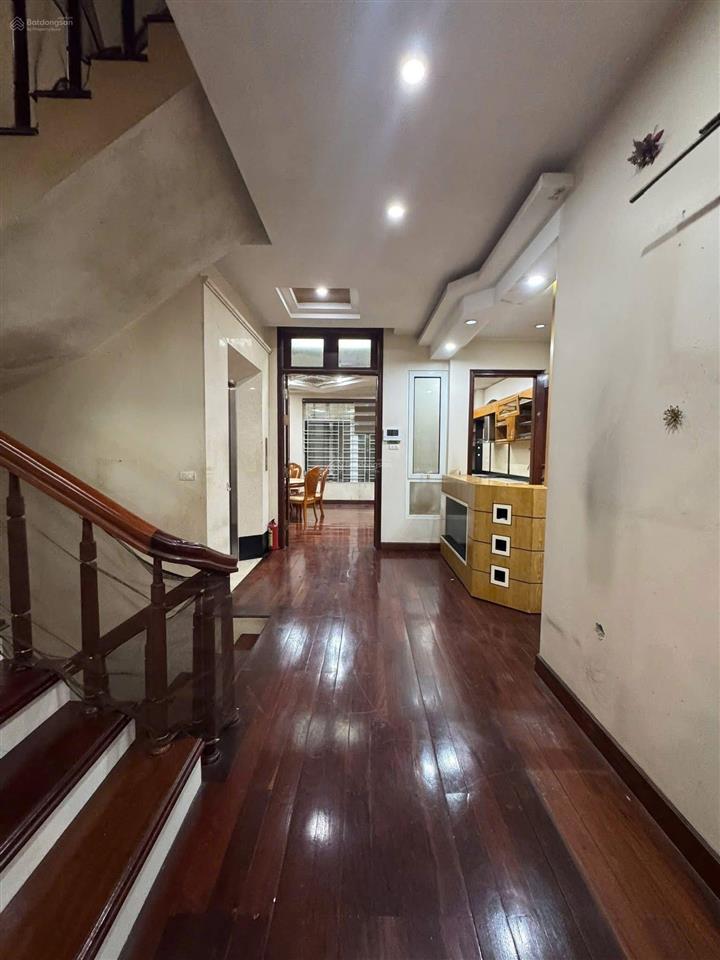 Phân lô hoàng minh đạolong biêndt 110m2*6 tầngcó hầmthang máygần đoàn tiếp viênkinh doanh