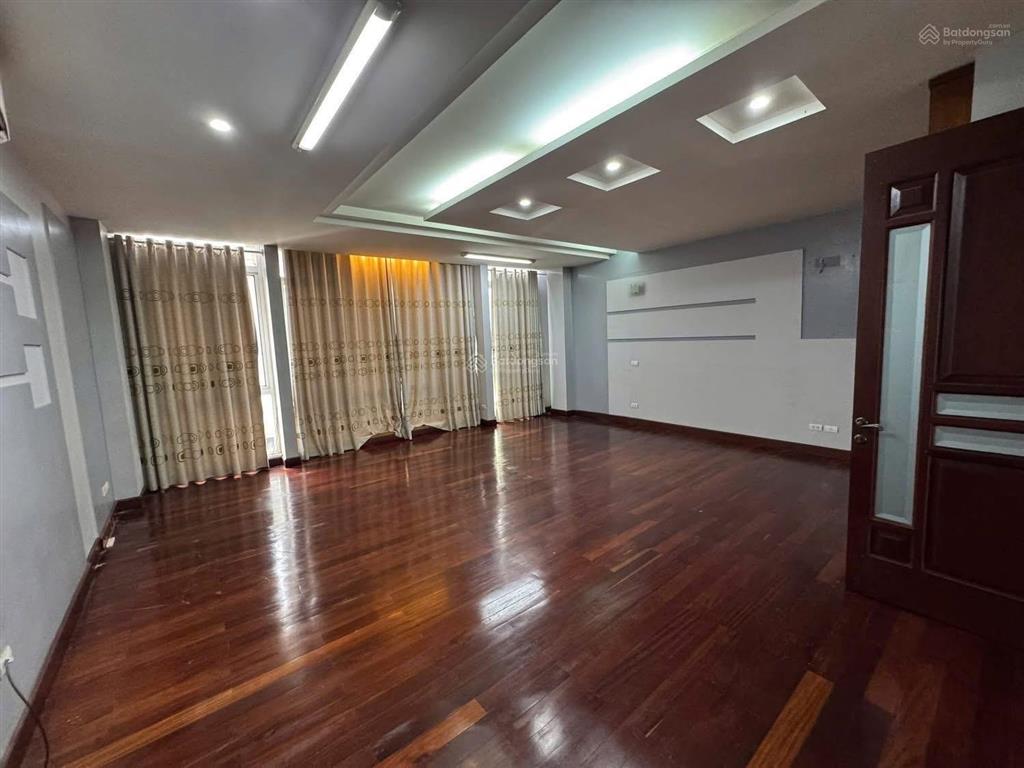 Phân lô hoàng minh đạolong biêndt 110m2*6 tầngcó hầmthang máygần đoàn tiếp viênkinh doanh