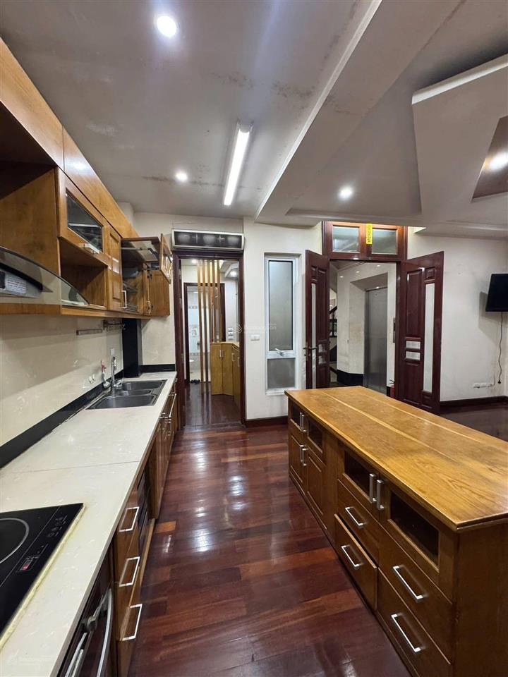 Phân lô hoàng minh đạolong biêndt 110m2*6 tầngcó hầmthang máygần đoàn tiếp viênkinh doanh