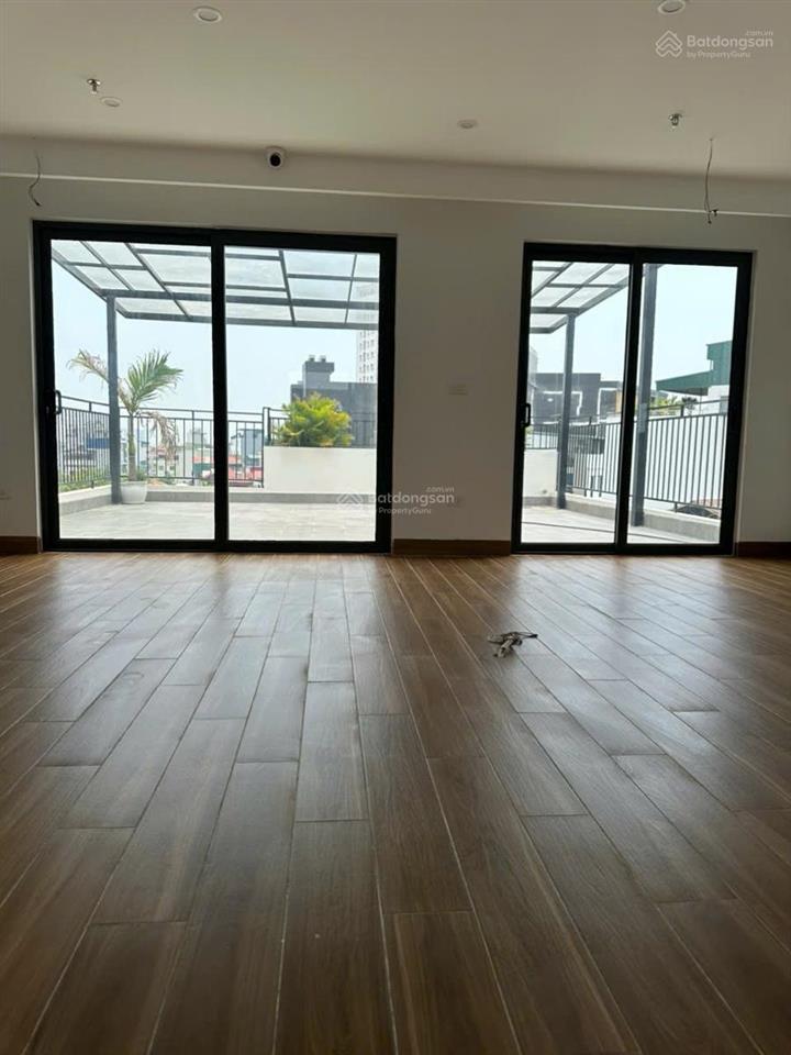 Toà nhà văn phòng 7 tầng  cách aeon long biên 250m  thang máyview công viênvỉa hè vừa ở vừa kd