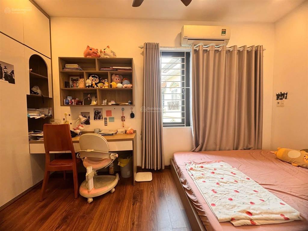 Nhà dân xâyphố ngọc thuỵlong biêndt 55m2*5 tầngcách mipec 200mtrước nhà 2 oto tránhgara
