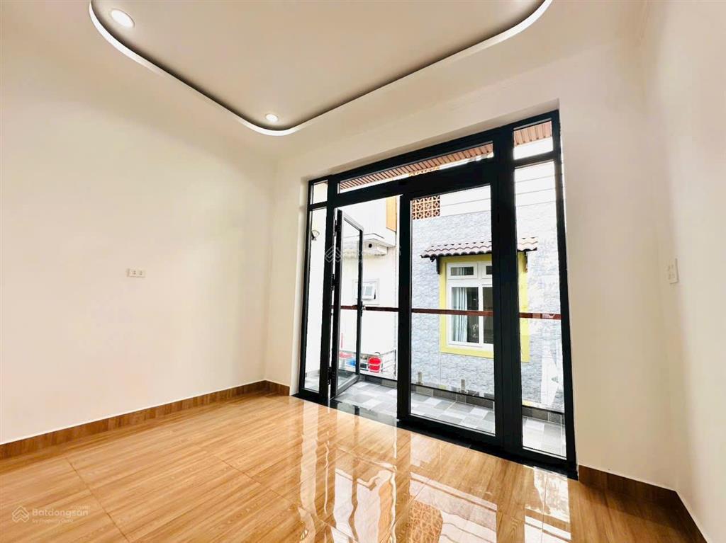 Nhà 3 tầng yersin nhà đẹp chỉ 5,5 tỷ sổ hồng riêng cần bán nhanh