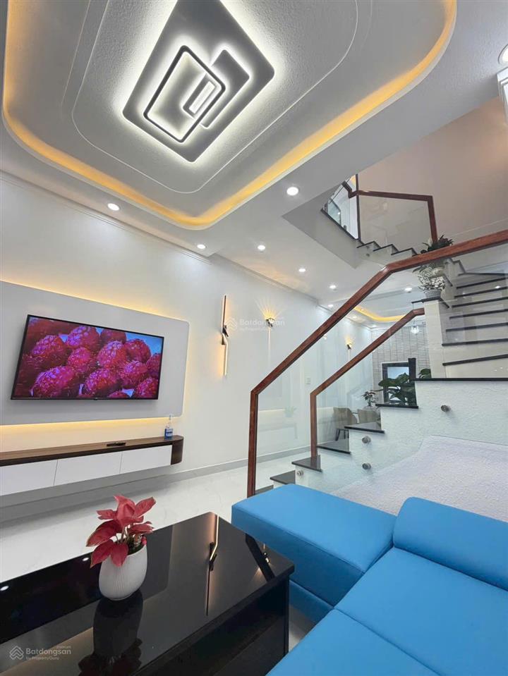 Nhà 3 tầng yersin nhà đẹp chỉ 5,5 tỷ sổ hồng riêng cần bán nhanh