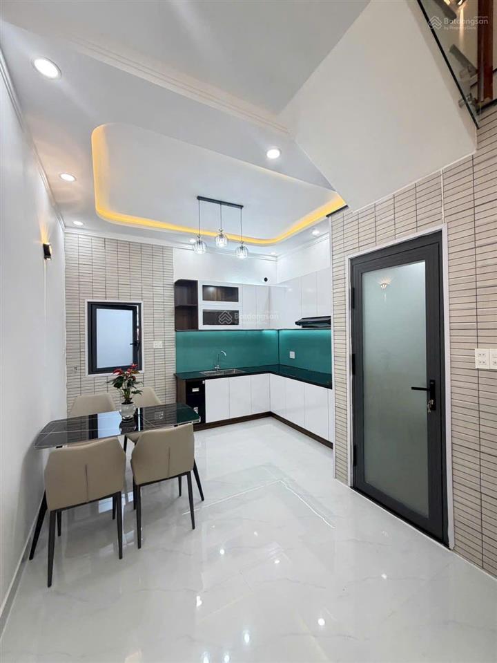 Nhà 3 tầng yersin nhà đẹp chỉ 5,5 tỷ sổ hồng riêng cần bán nhanh