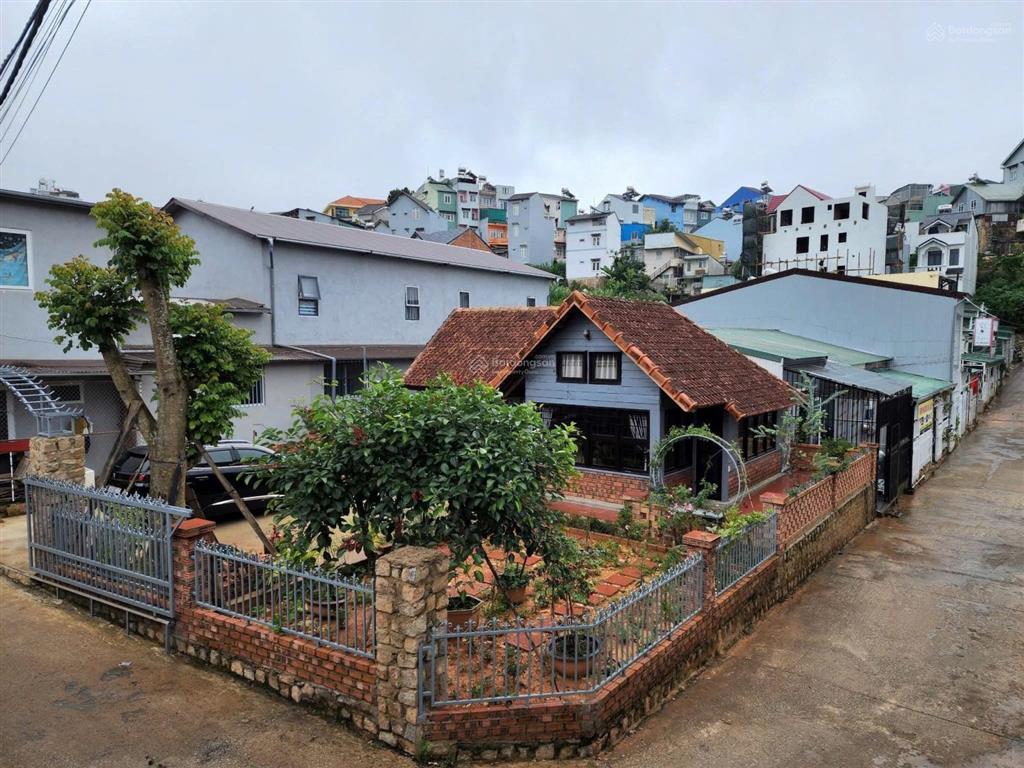 Bán 210m2 nhà đất xây dựng ngay trung tâm đường ô tô gần chợ ngô quyền chỉ 10,5 tỷ quá rẻ