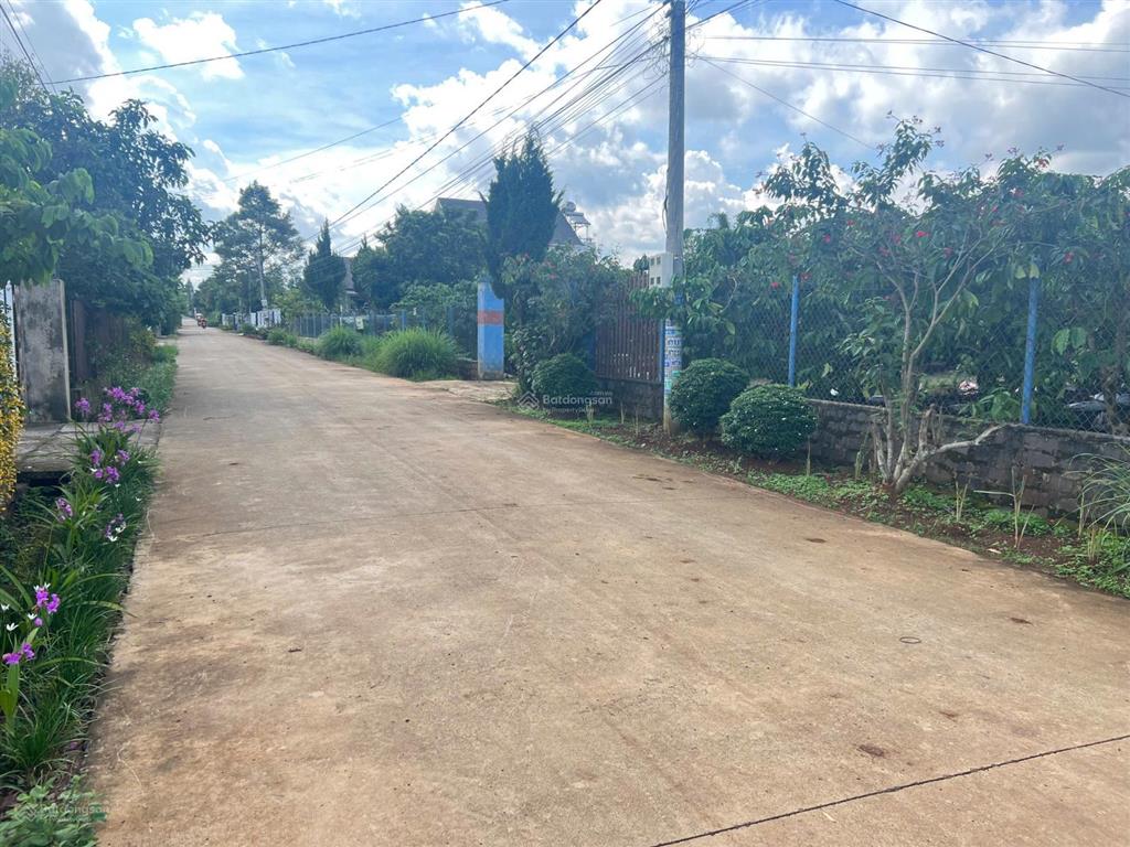1000m2 có sẵn 100 thổ cư giá 4,2 tỷ buông sổ ngay nhà thờ an hòa đức trọng cách sân bay 4km