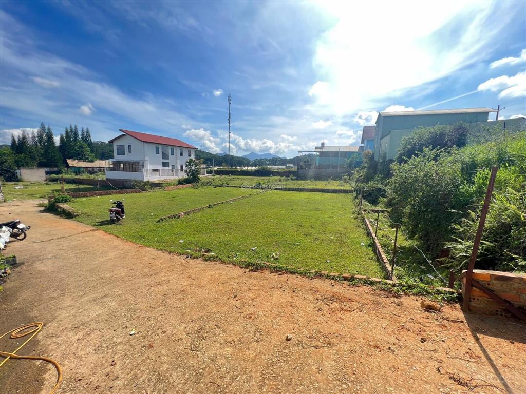 Giá tốt khu măng ling 260m2 full thổ giá 4,2 tỷ cần bán nhanh ngay cổng chào