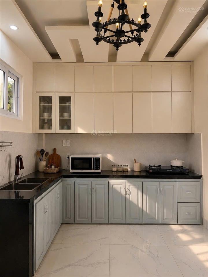 Giảm còn 8,5 tỷ bán nhanh nhà đẹp trung tâm đà lạt 4 tầng kiên cố nhà mới vào ở hoặc kinh doanh