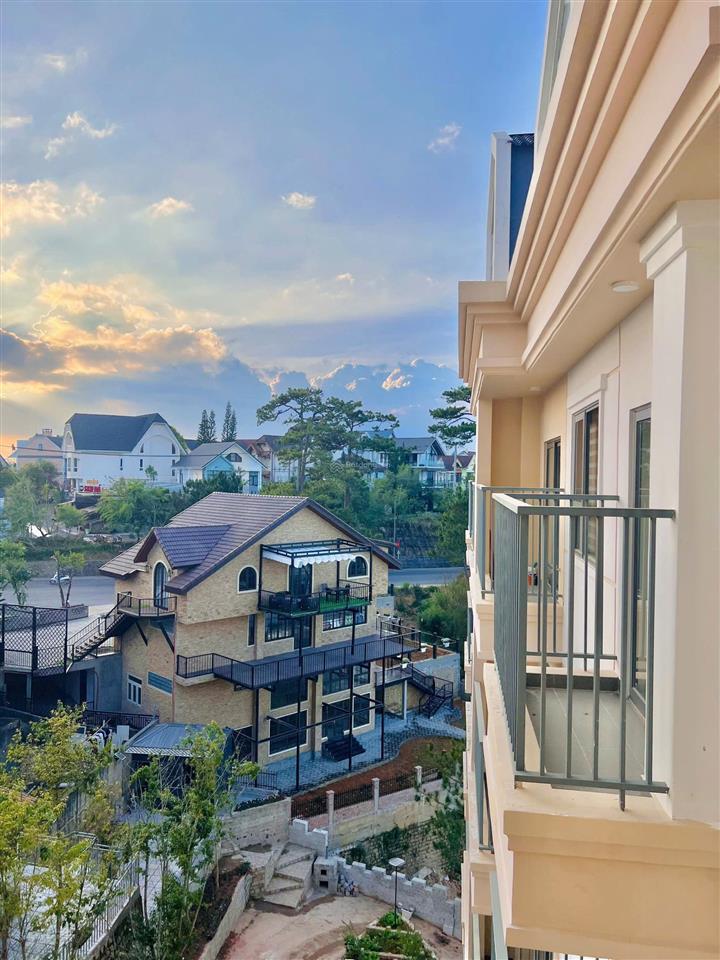 Bán căn hộ sungarden nam hồ tầng cao view thoáng căn hộ mới tinh đã có sổ hồng