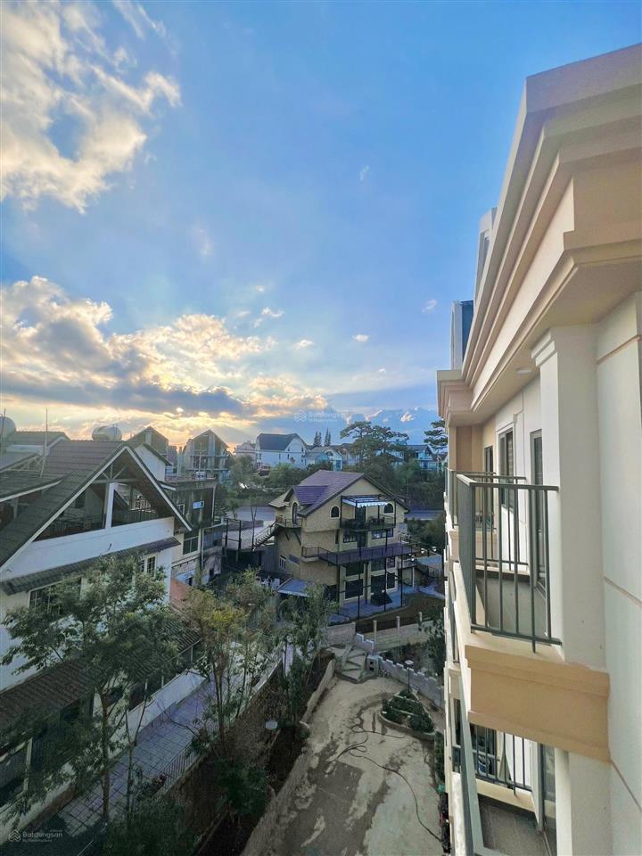 Bán căn hộ sungarden nam hồ tầng cao view thoáng căn hộ mới tinh đã có sổ hồng
