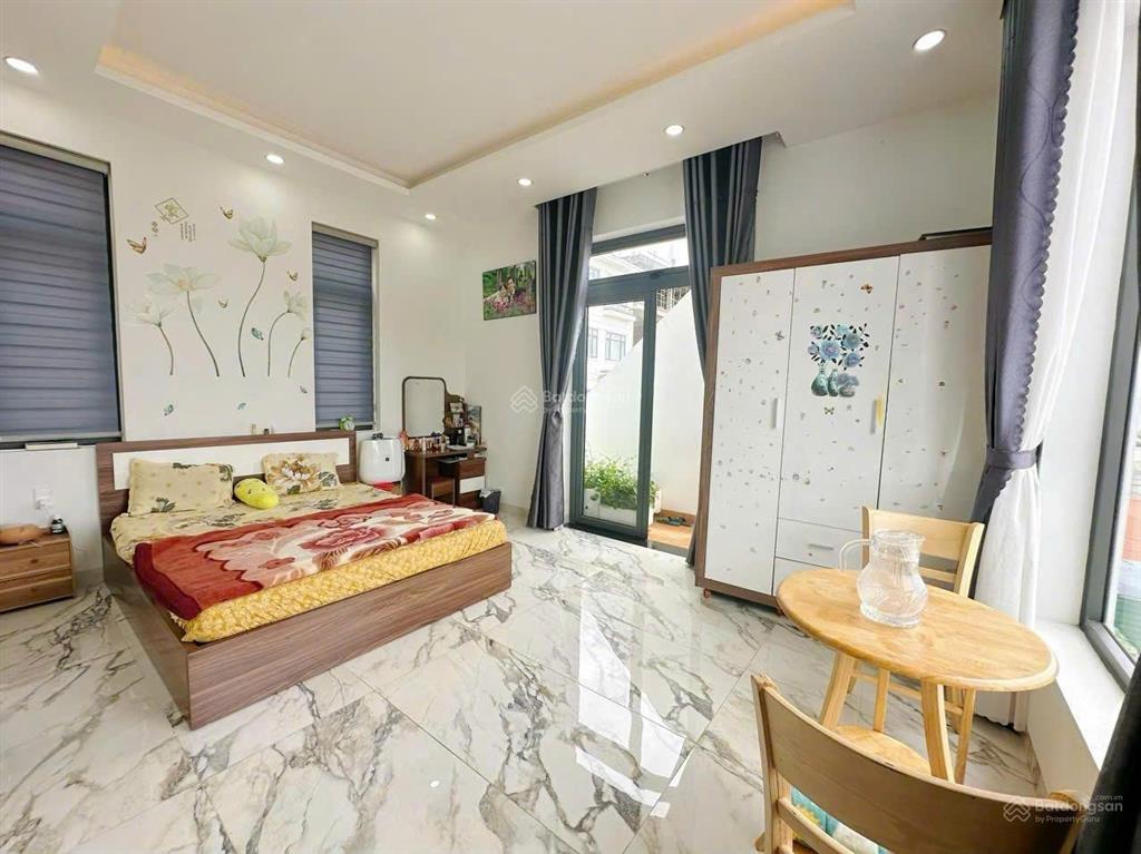 Giá cực sốc biệt thự đẹp mà chỉ 8,2 tỷ kẹt tiền cần bán gấp khu trịnh hoài đức  nam hồ đà lạt