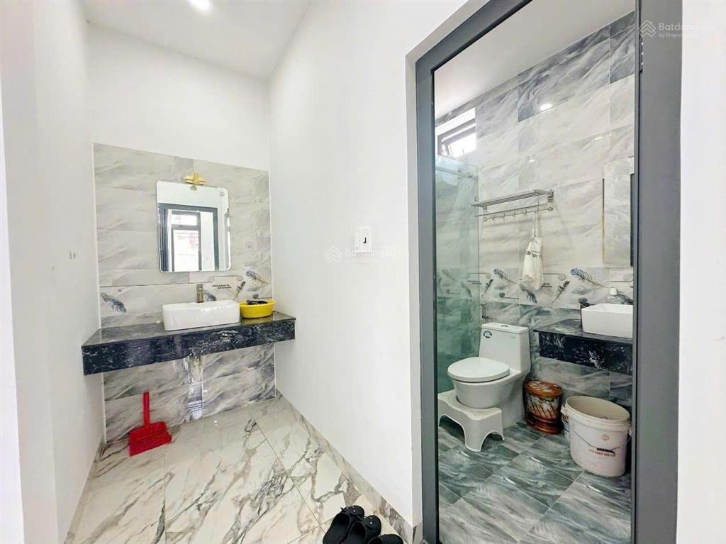 Giá cực sốc biệt thự đẹp mà chỉ 8,2 tỷ kẹt tiền cần bán gấp khu trịnh hoài đức  nam hồ đà lạt
