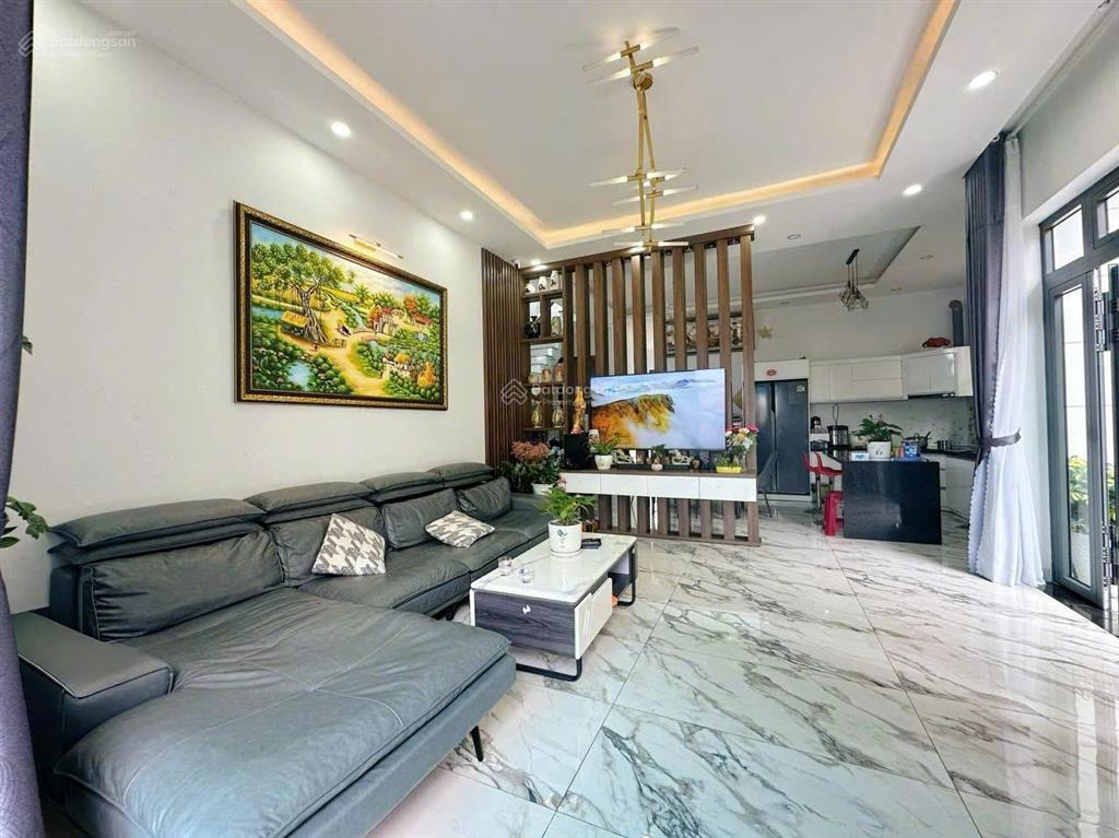 Giá cực sốc biệt thự đẹp mà chỉ 8,2 tỷ kẹt tiền cần bán gấp khu trịnh hoài đức  nam hồ đà lạt