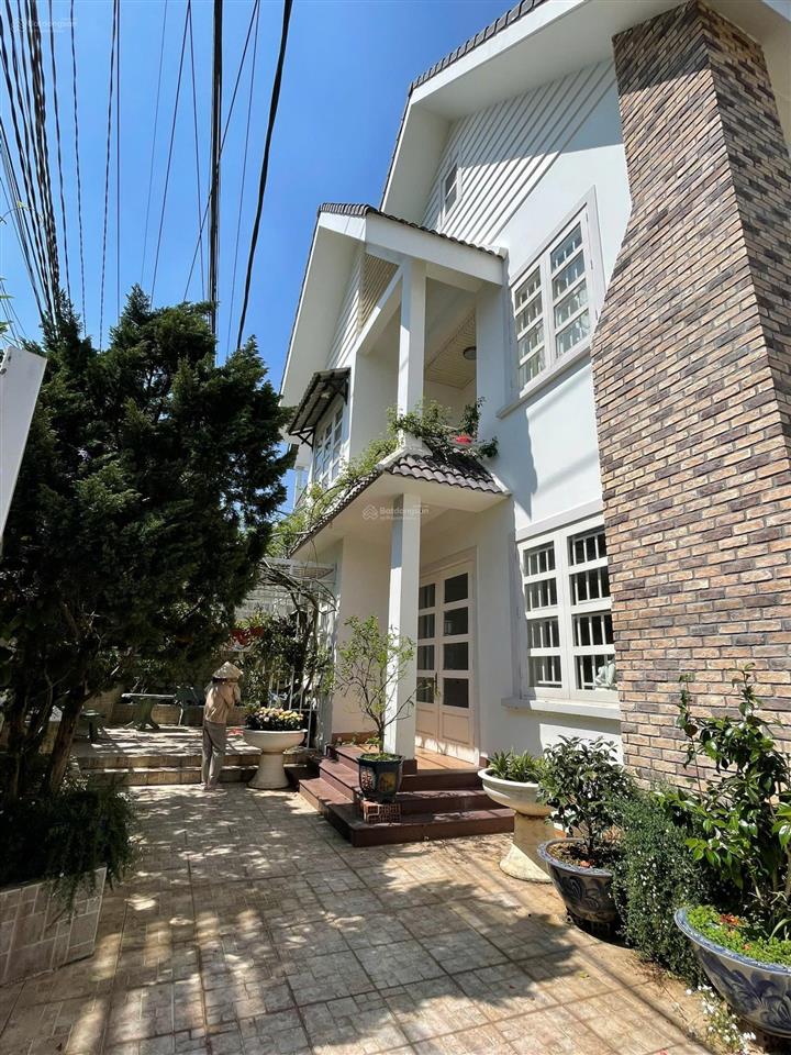 Bán biệt thự sân vườn 334m2 giá 19,5 tỷ thương lượng cần bán nhanh phường 9 đà lạt