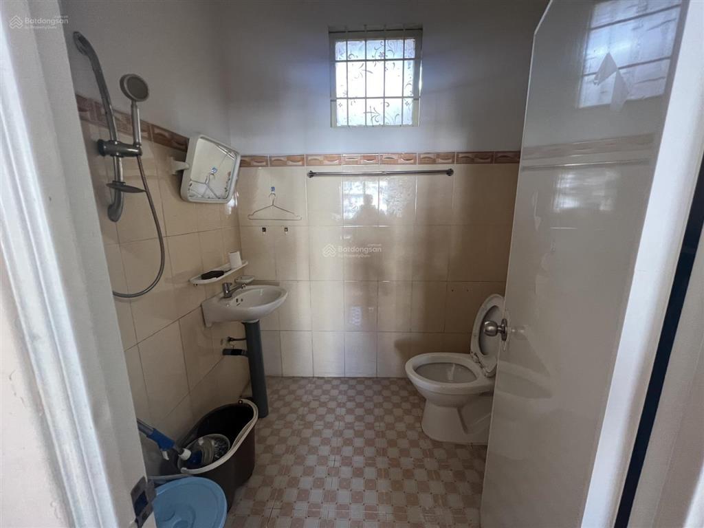 Bán căn hộ chung cư 64m2 cực thoáng sổ hồng riêng, chung cư ngô quyền, giá chỉ 2,350 tỷ