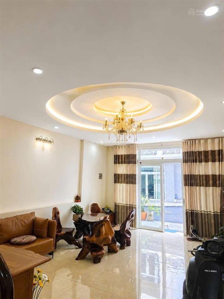 Chỉ 6,5 tỷ nhà 4 tầng đường ô tô trung tâm đà lạt cần bán gấp sổ hồng riêng