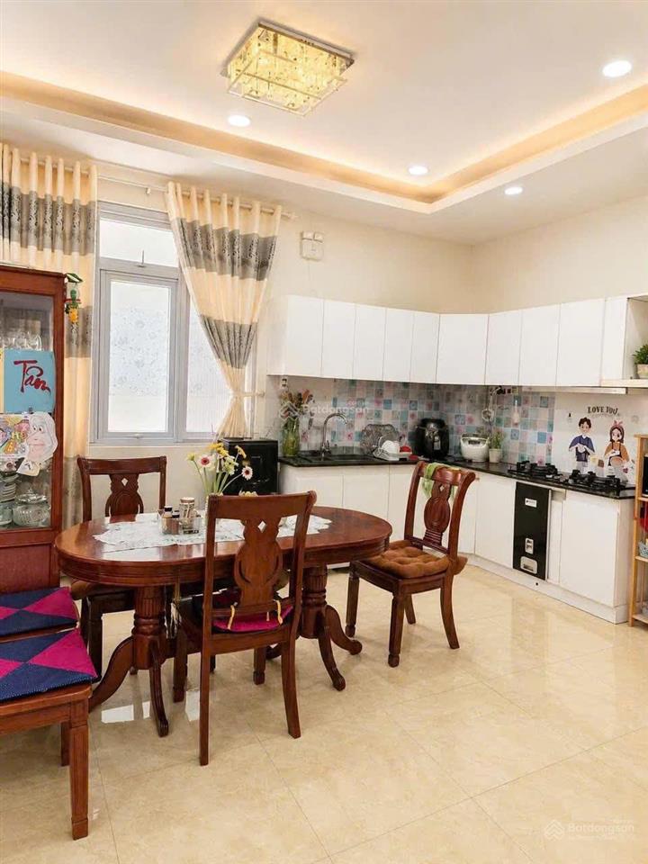 Chỉ 6,5 tỷ nhà 4 tầng đường ô tô trung tâm đà lạt cần bán gấp sổ hồng riêng