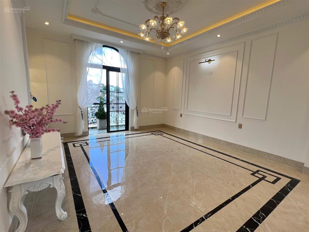 Bán nhà đẹp ngay trung tâm đà lạt mặt tiền đường chính ngô thị nhậm 12,5 tỷ